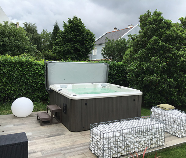 Гидромассажные Спа Бассейны JACUZZI 1